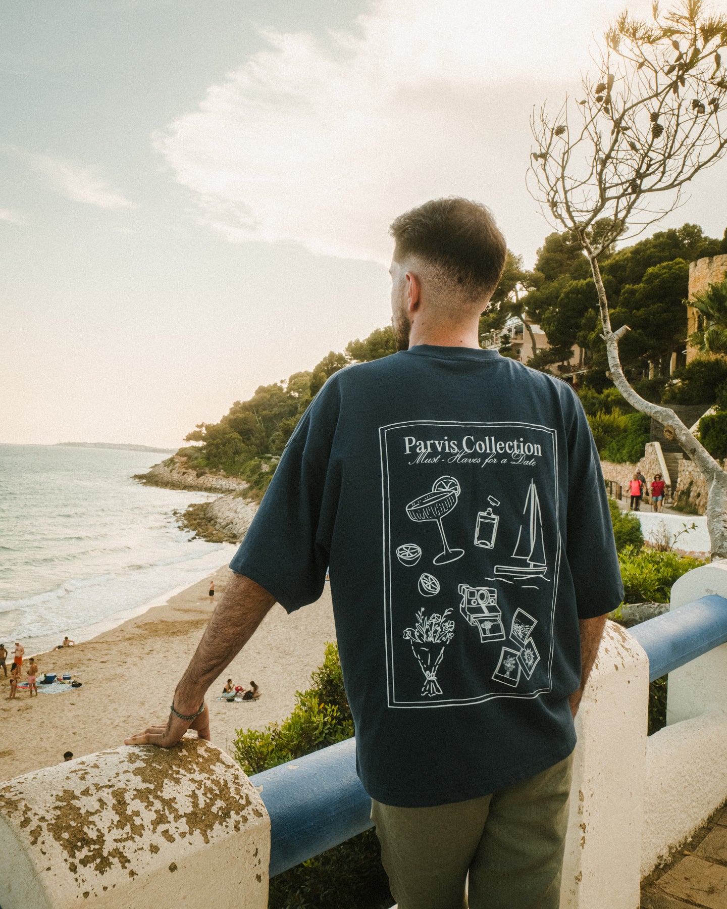 DATE IN PROVENCE? NAVY TEE